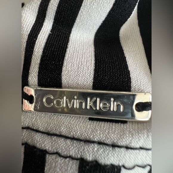 Calvin Klein Pleated Boatneck Sleeveless Blouse XL - Picture 2 of 6